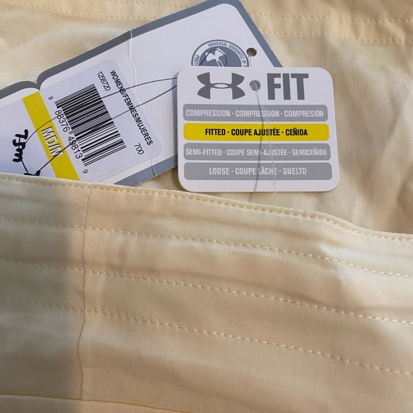 Under Armour Soft Wicking Capri Gym Pants NWT - Picture 2 of 3